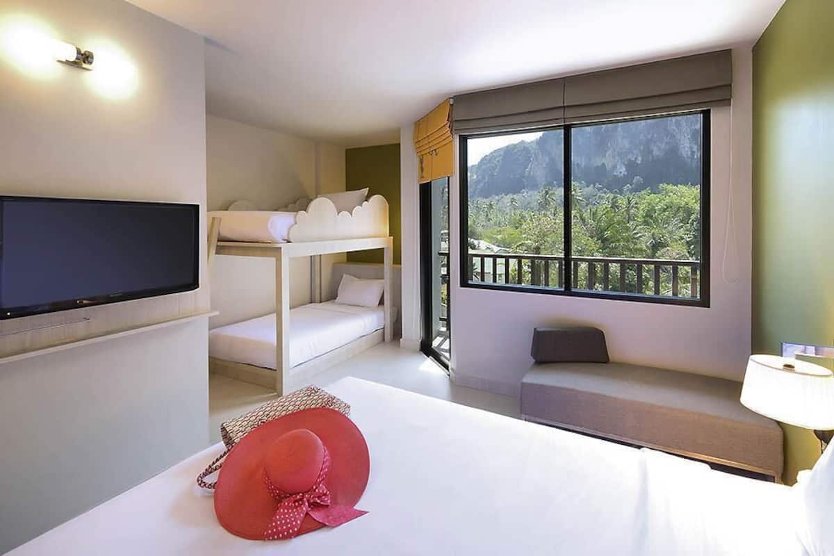 Family Room, Multiple Beds