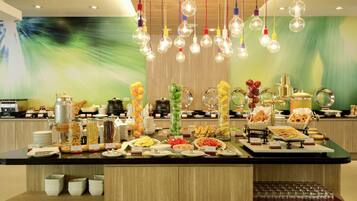 Breakfast, lunch, dinner served; international cuisine