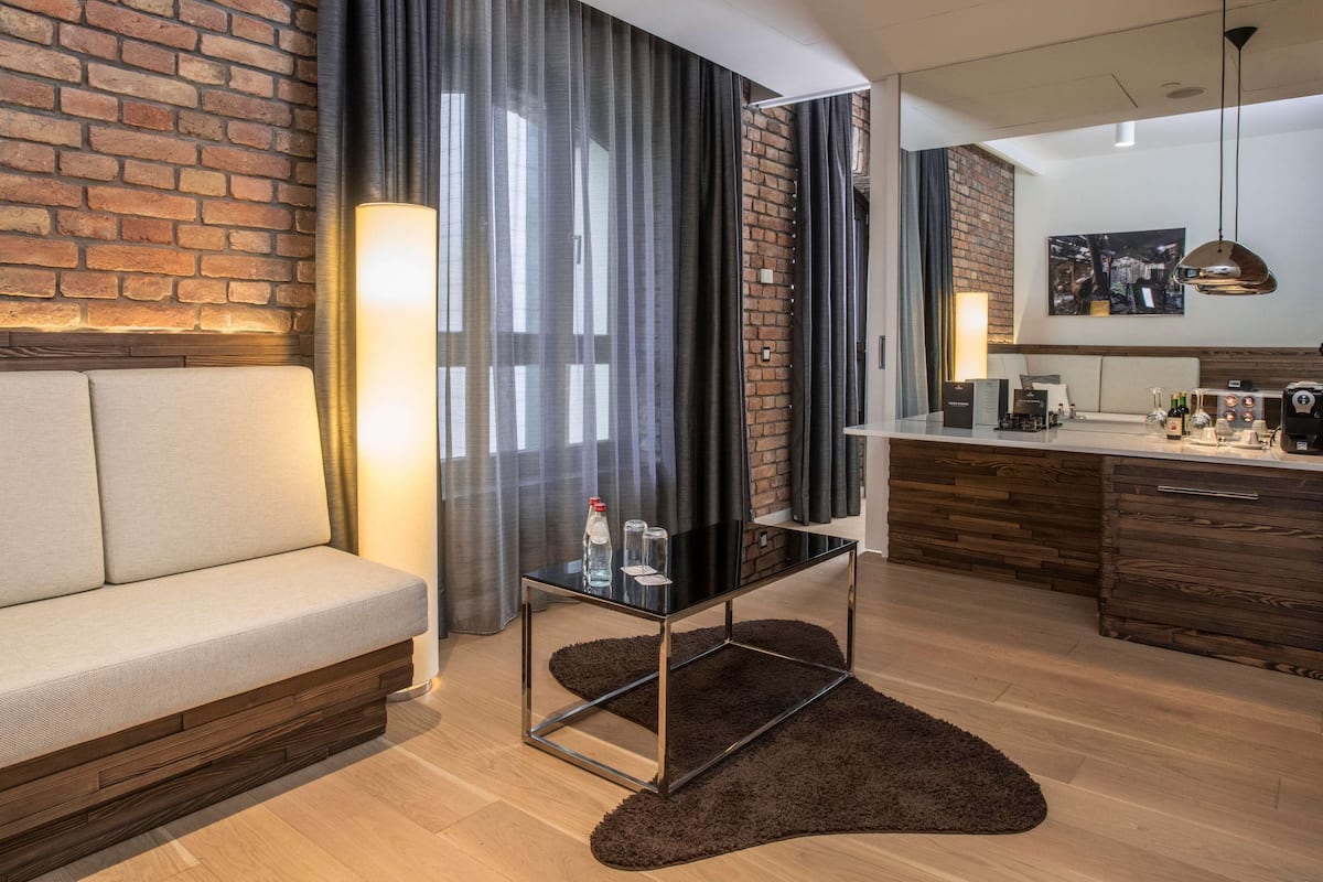 junior suite | premium bedding, minibar, in-room safe, desk