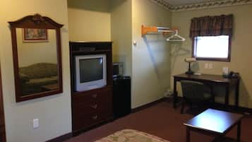 Habitación, 1 cama de matrimonio grande con sofá cama | Caja fuerte, escritorio, espacio para trabajar con un portátil