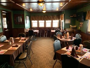 Lunch, dinner and brunch served  - Fred's Inn (Norwich)