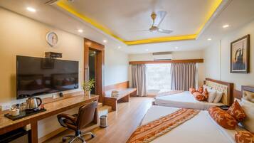 Family Room | Premium bedding, in-room safe, desk, free WiFi