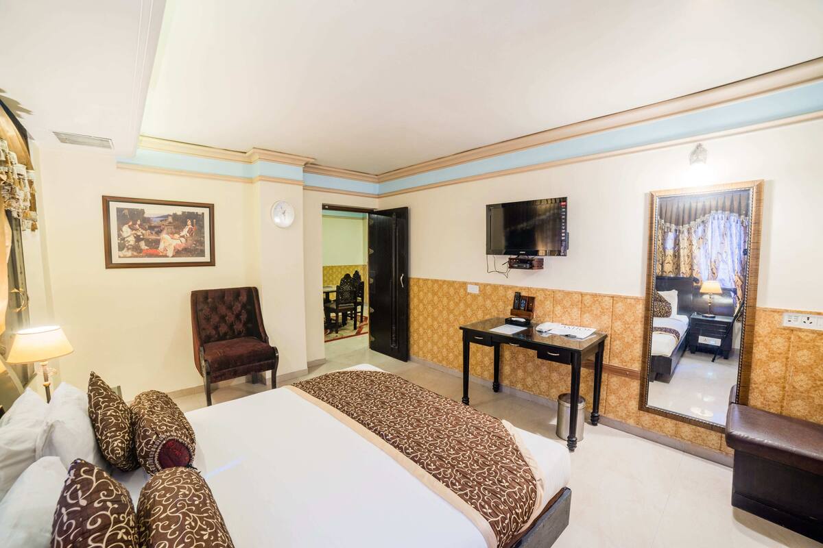 Kamer | Luxe beddengoed, een kluis op de kamer, een bureau, geluiddichte muren