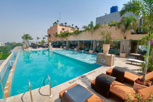 5 indoor pools