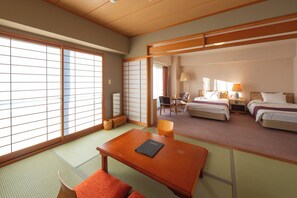 Room | In-room safe, desk, laptop workspace, blackout curtains - Merveille Arima (Kobe)