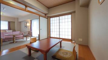 Room | In-room safe, desk, laptop workspace, blackout drapes