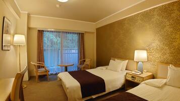 Caja de seguridad en la habitación y escritorio