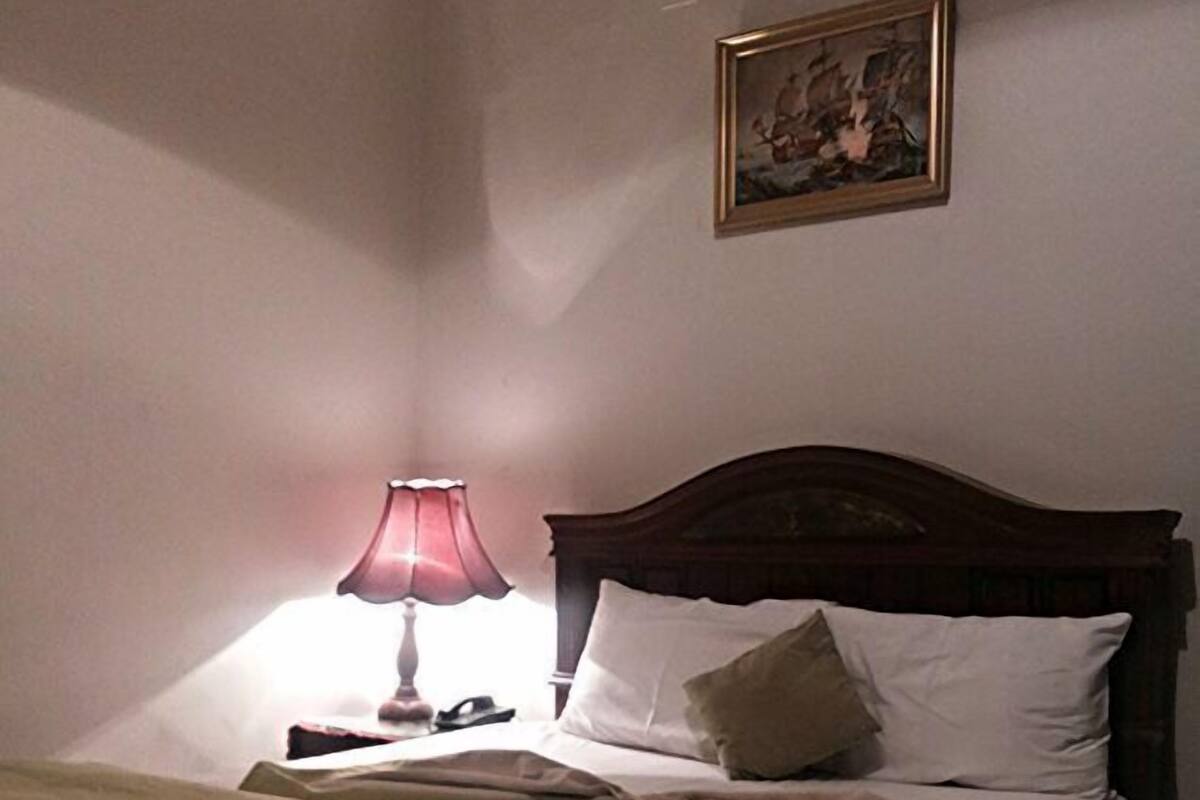1 bedroom, Egyptian cotton sheets, premium bedding, minibar