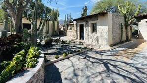 Front of property - Hotel Parador Vernal (Ezequiel Montes)
