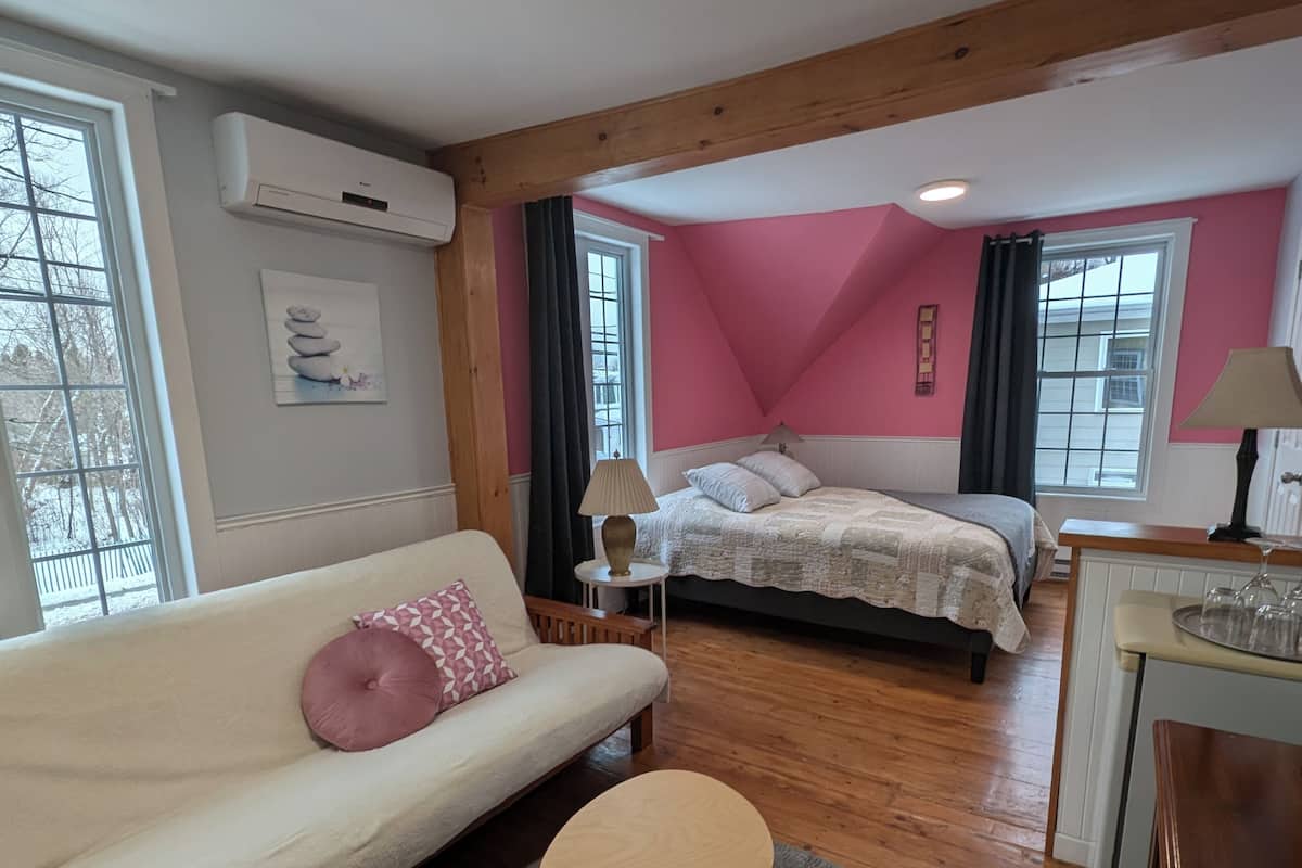 Camera | Biancheria da letto di alta qualità, ferro/asse da stiro, Wi-Fi gratuito