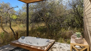 Bain à remous extérieur