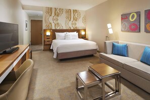 Down duvets, desk, laptop workspace, iron/ironing board - Courtyard by Marriott Sunnyvale Silicon Valley (Sunnyvale)