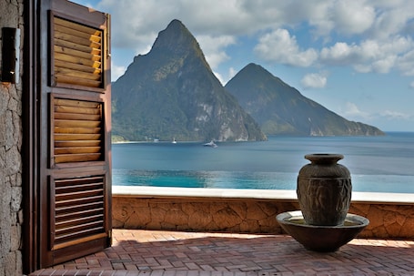 Premier Suite, Pool View (Pool Suite) | Beach/ocean view