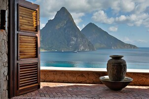 Premier Suite, Pool View (Pool Suite) | Beach/ocean view