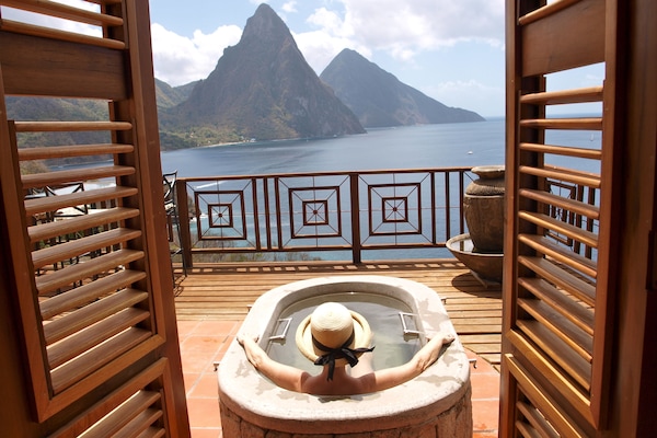 Honeymoon Studio Suite, Ocean View (Grotto Suite) | Pemandangan balkoni