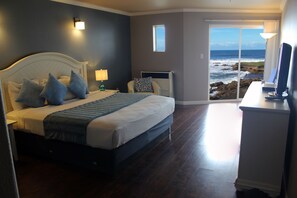 Deluxe Room, 1 King Bed, Balcony, Ocean View | Beach/ocean view - Oceanfront Inn at Shelter Cove (Shelter Cove)