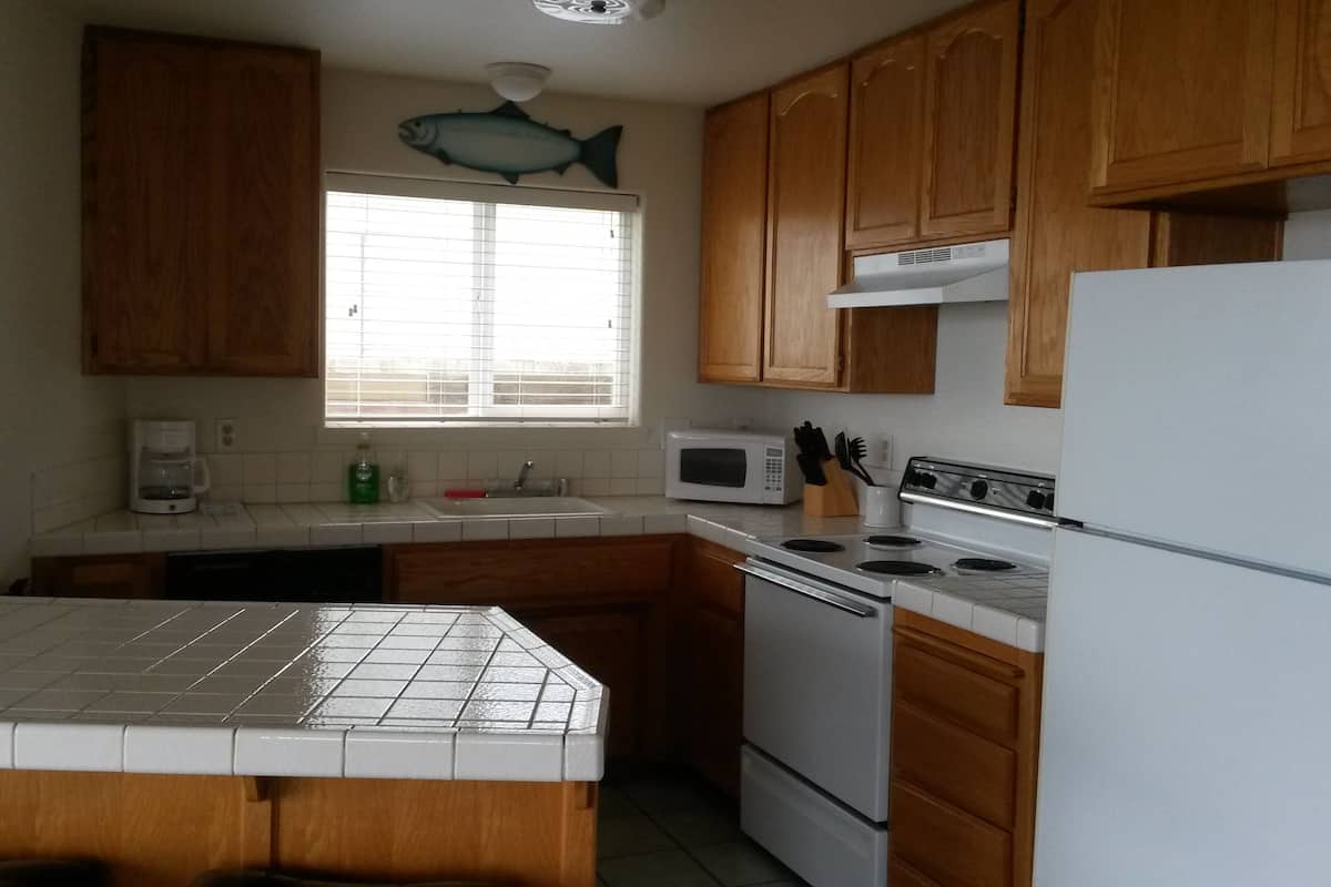 fridge, microwave, coffee/tea maker, toaster