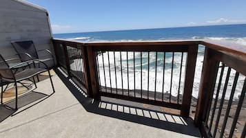 Panoramic Room, 1 King Bed, Hot Tub, Ocean View | Balcony view