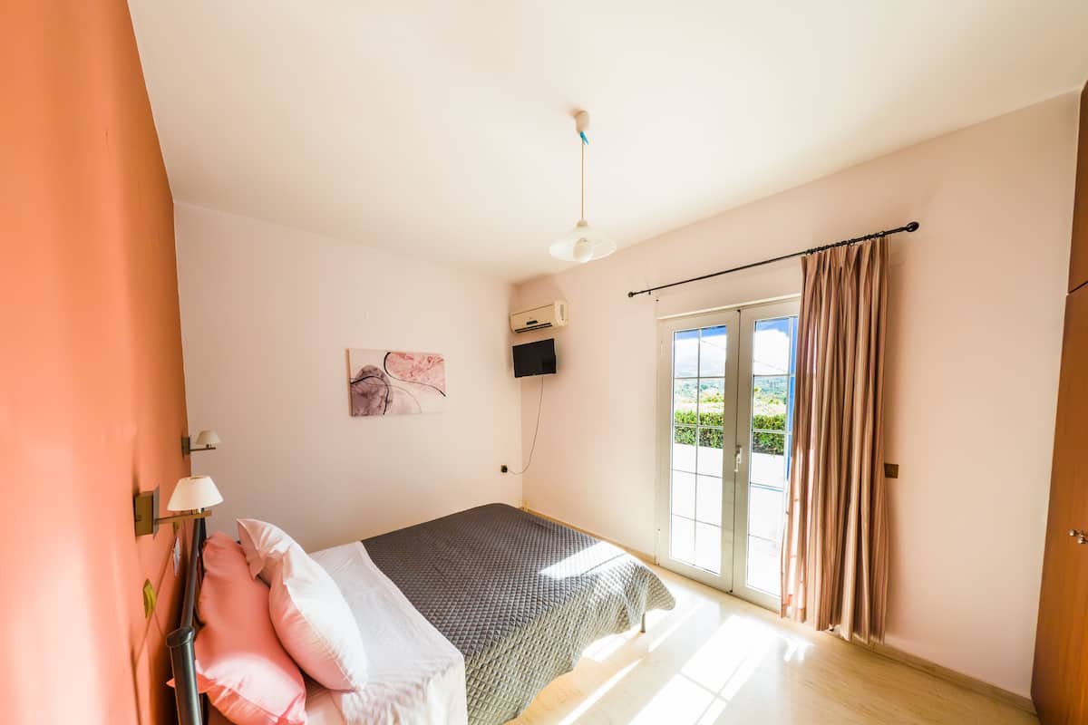 1 quarto, roupas de cama premium, escrivaninha, quartos à prova de som
