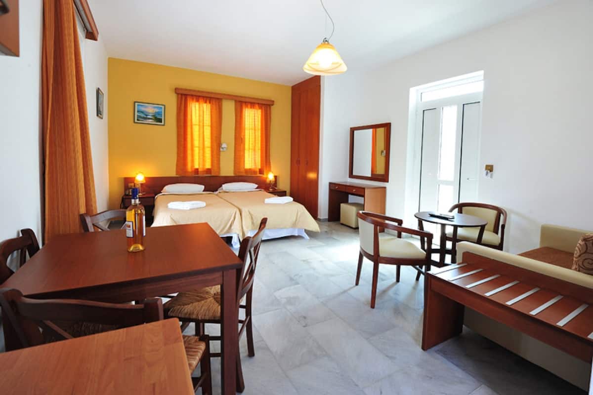 Estúdio standard, vista para a montanha | 1 quarto, roupas de cama premium, escrivaninha, quartos à prova de som