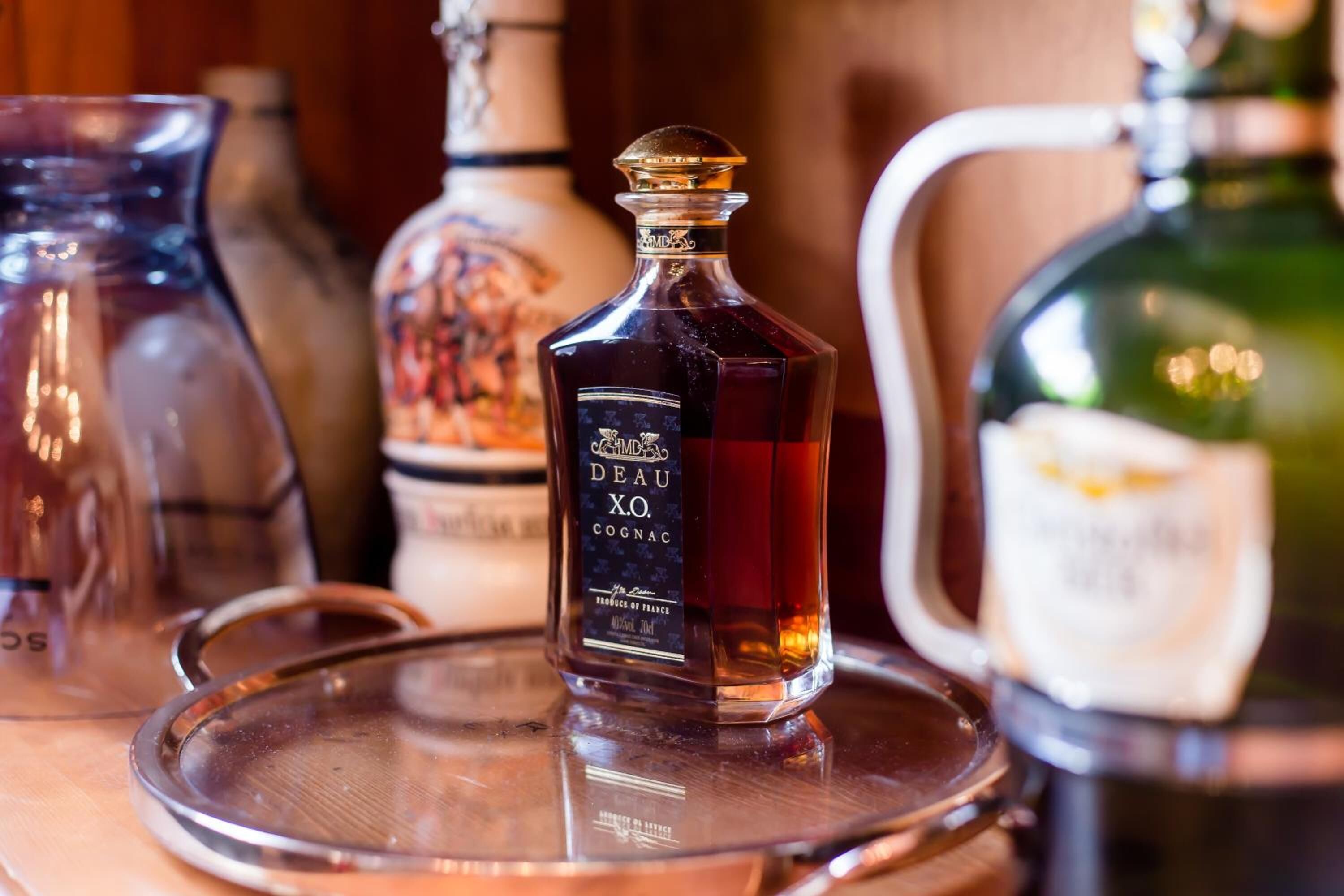 breakfast and dinner served, regional cuisine