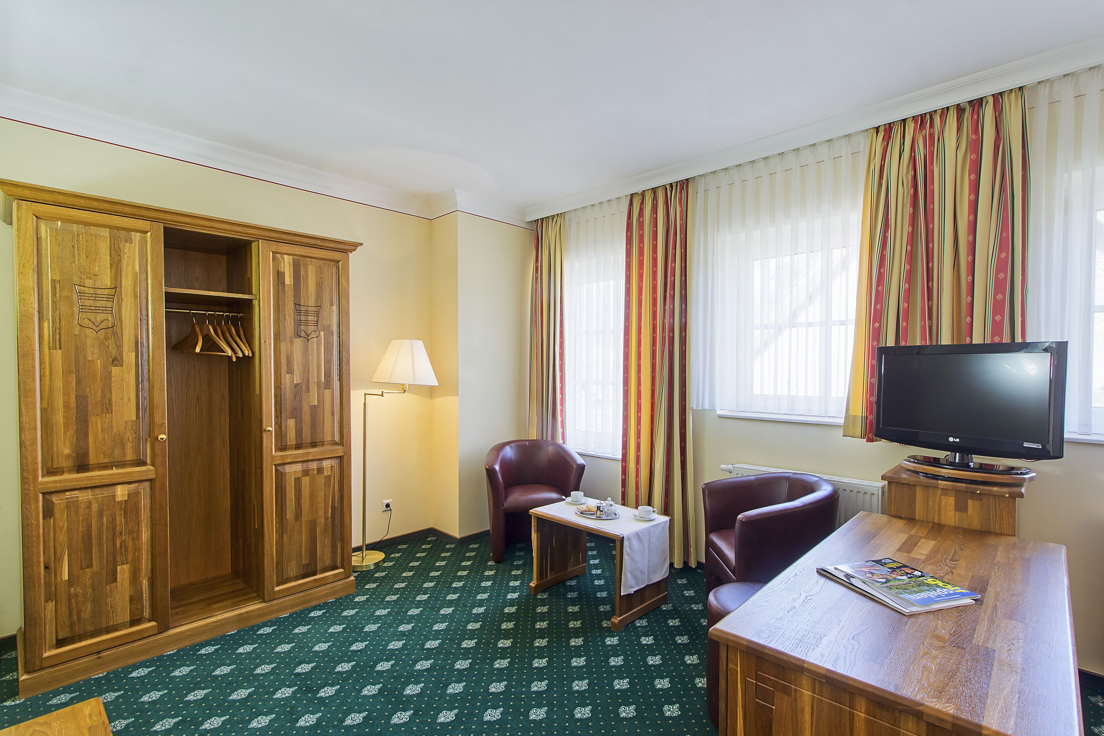 double room | living area | 66-cm tv with cable channels