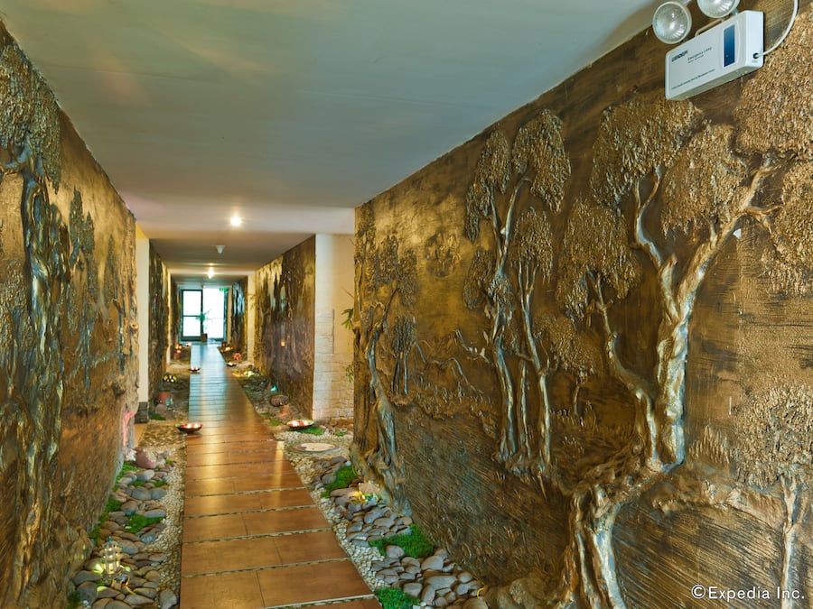 Sauna, steam room, body treatments, hydrotherapy, hot stone massages