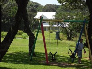 Área de juegos infantiles al aire libre