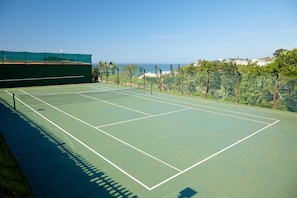 Tennis court - First Group Chaka Rock Chalets (Ballito)