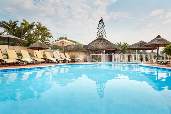 Outdoor pool, pool loungers