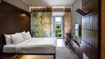 In-room safe, desk, blackout curtains, free WiFi