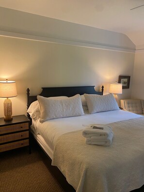 Iron/ironing board, free WiFi, bed sheets - Maxwelton Braes Lodge and Golf Course (Baileys Harbor)