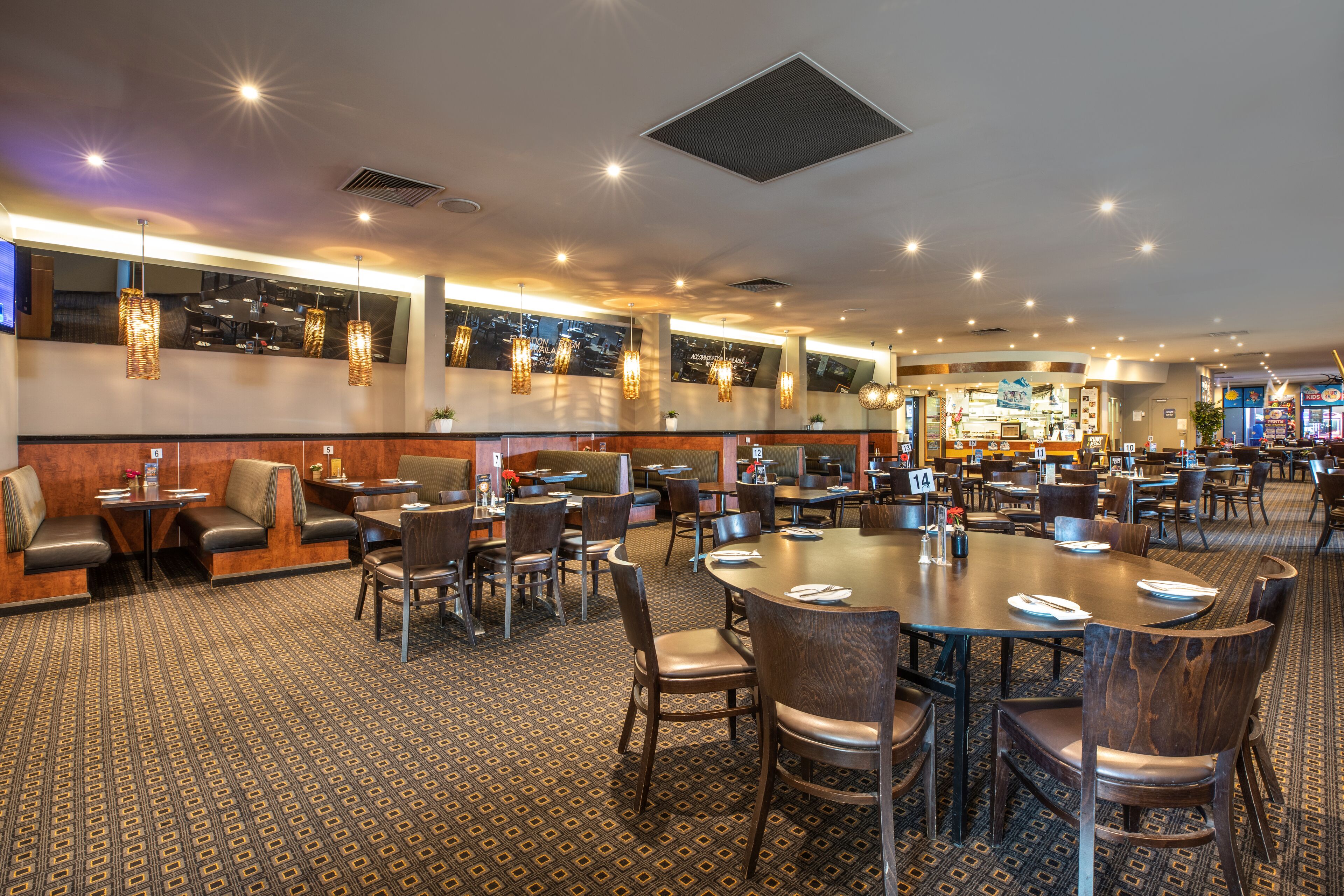 lunch, dinner served; local cuisine, al fresco dining