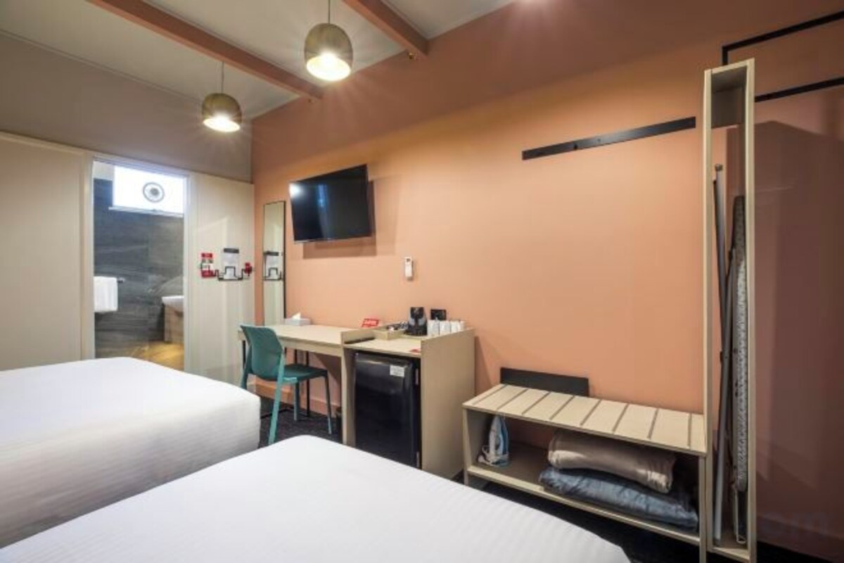 Iron/ironing board, WiFi (free), bed sheets
