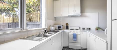 Appartement, 1 chambre | Cuisine privée | Réfrigérateur, cafetiÚre/bouilloire, bouilloire électrique