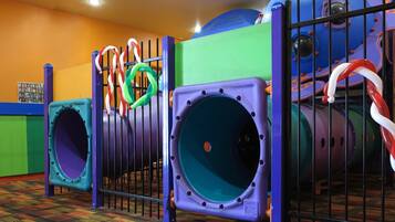 儿童活动区 - 室内