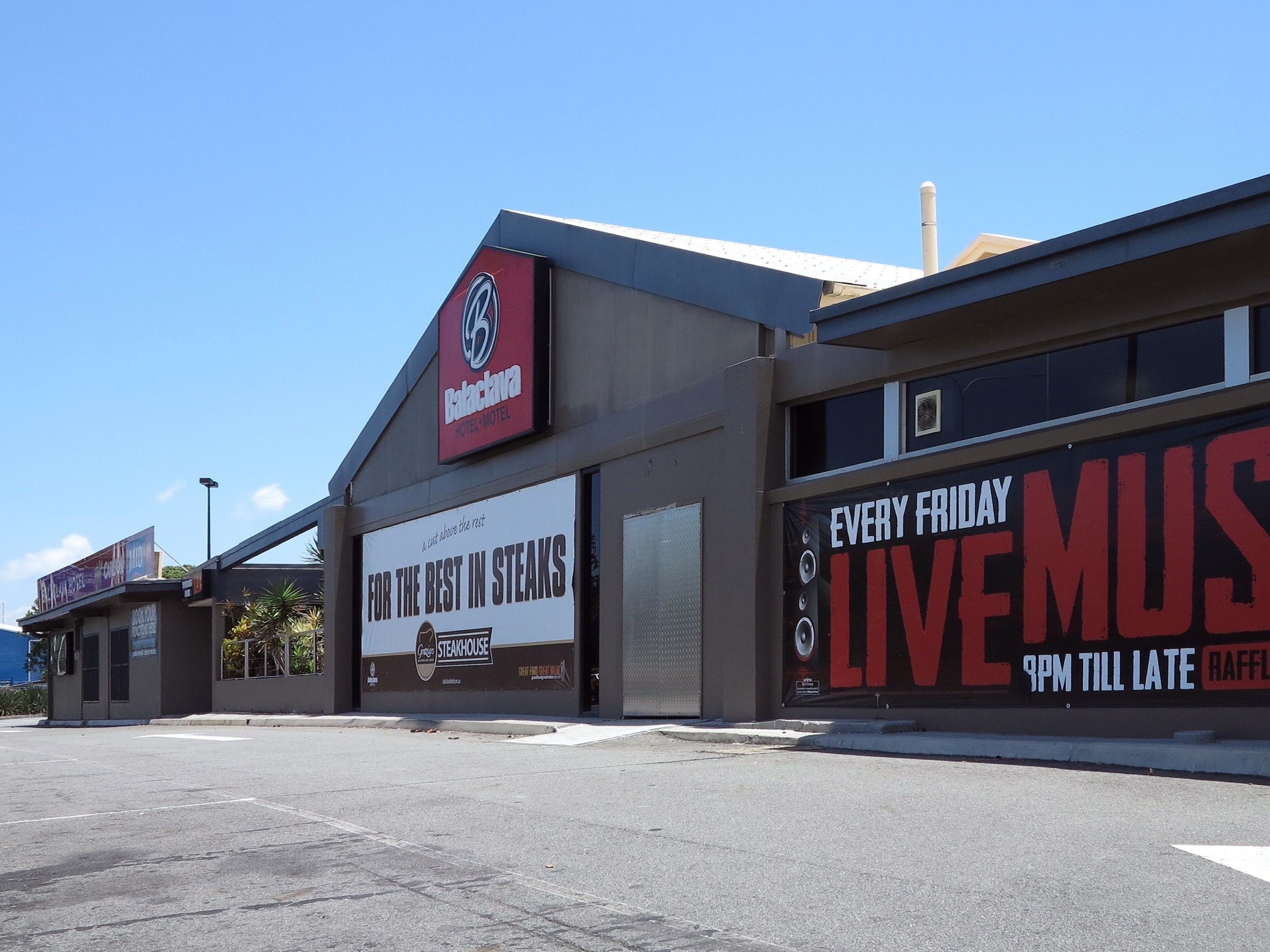 Photo - Nightcap At Balaclava Hotel