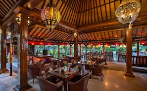Breakfast, lunch, dinner served; pool views  - Green Field Hotel and Restaurant (Ubud)
