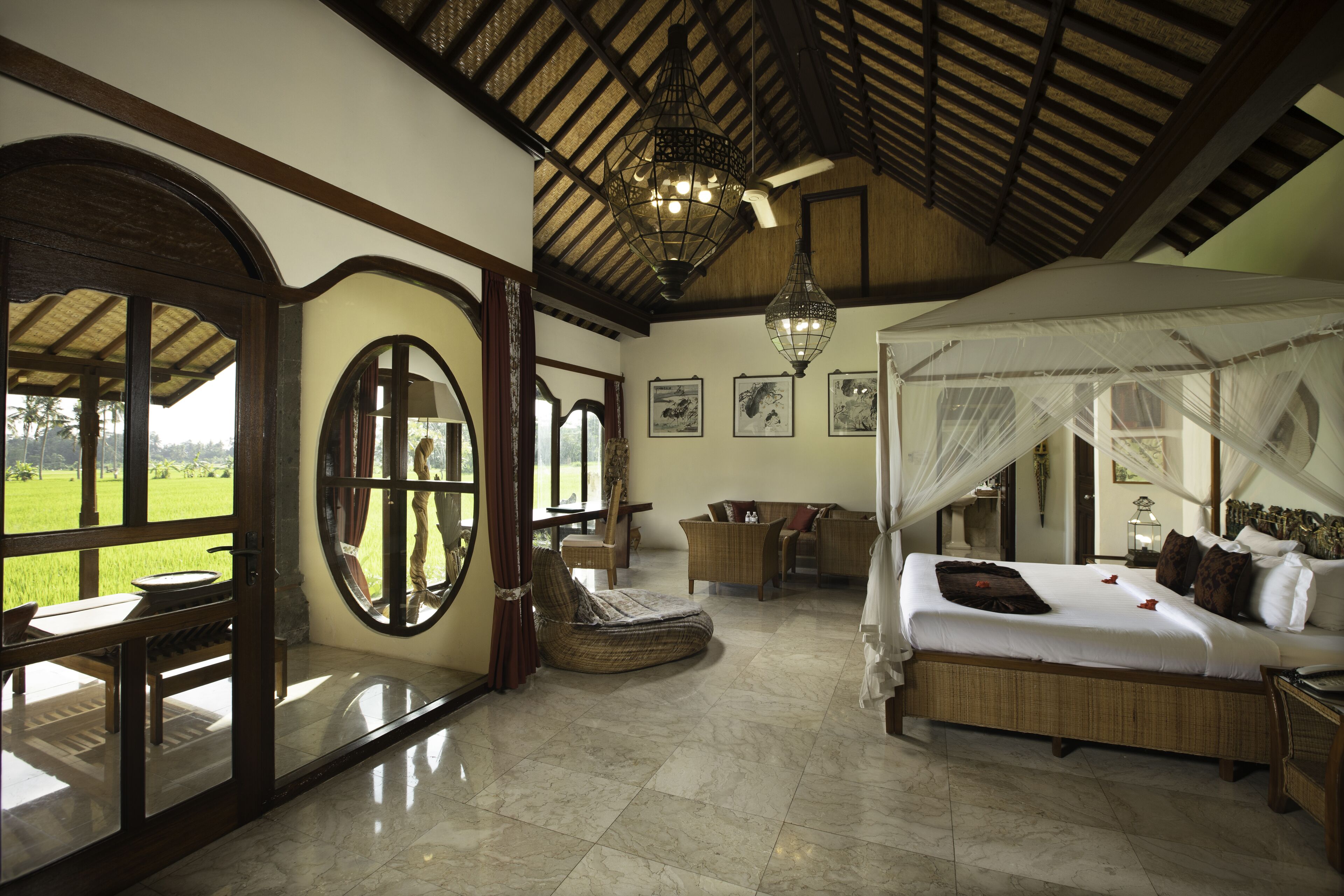 deluxe room | minibar, desk, free wifi, bed sheets