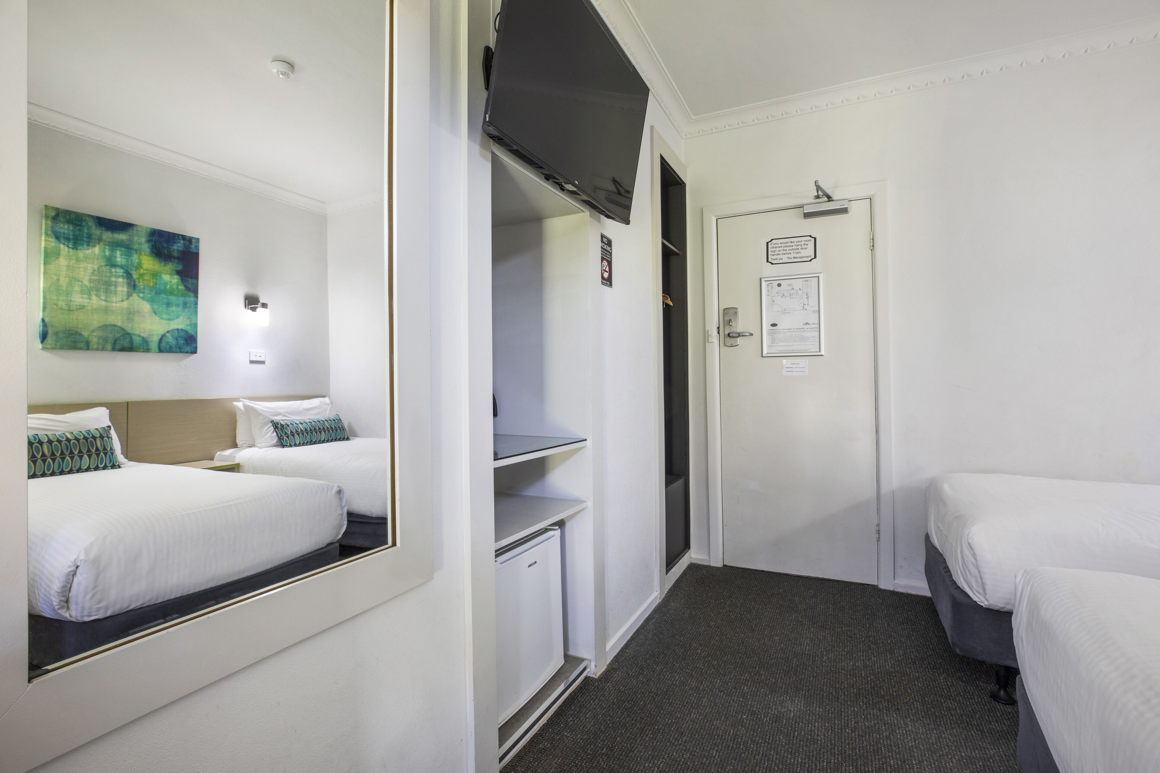 studio twin room  | desk, iron/ironing board, free wifi, bed sheets