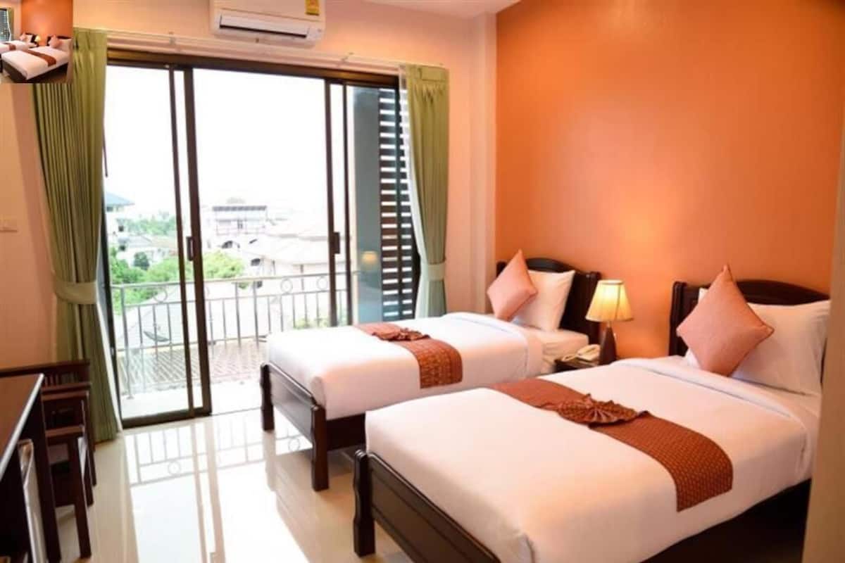 Free minibar, in-room safe, desk, blackout drapes