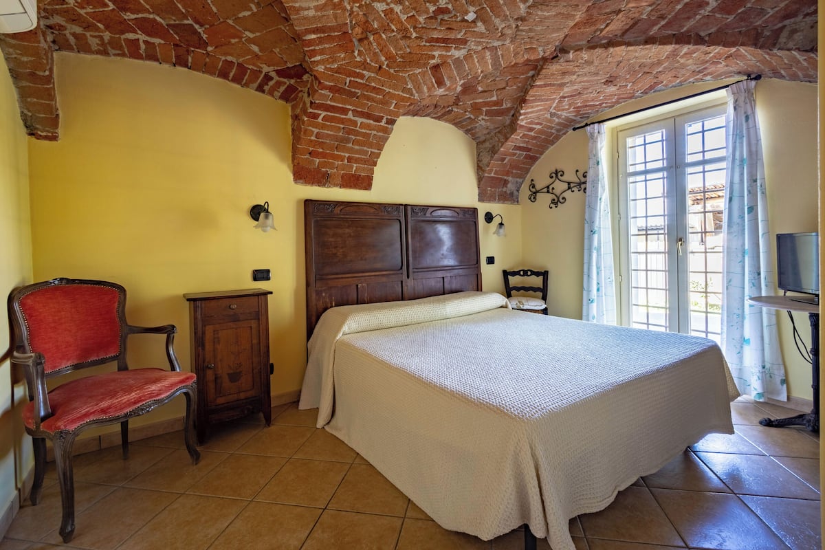 Premium bedding, down duvets, individually decorated