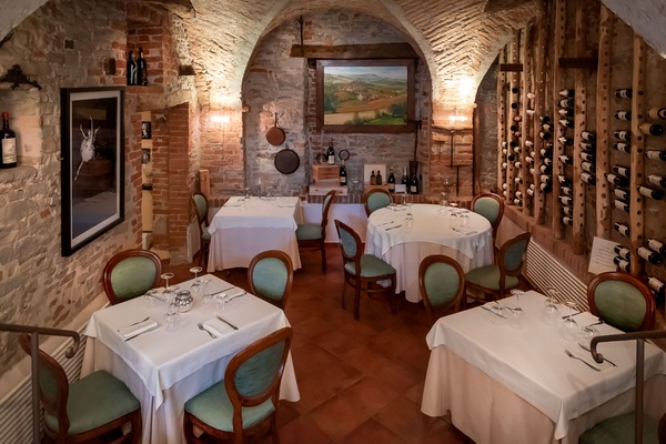 Se sirven desayunos, comidas y cocina italiana con vista al jardín