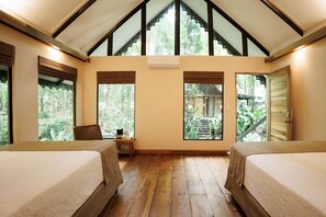 Deluxe-Zimmer, 2 Queen-Betten | Allergikerbettwaren, Zimmersafe, individuell dekoriert