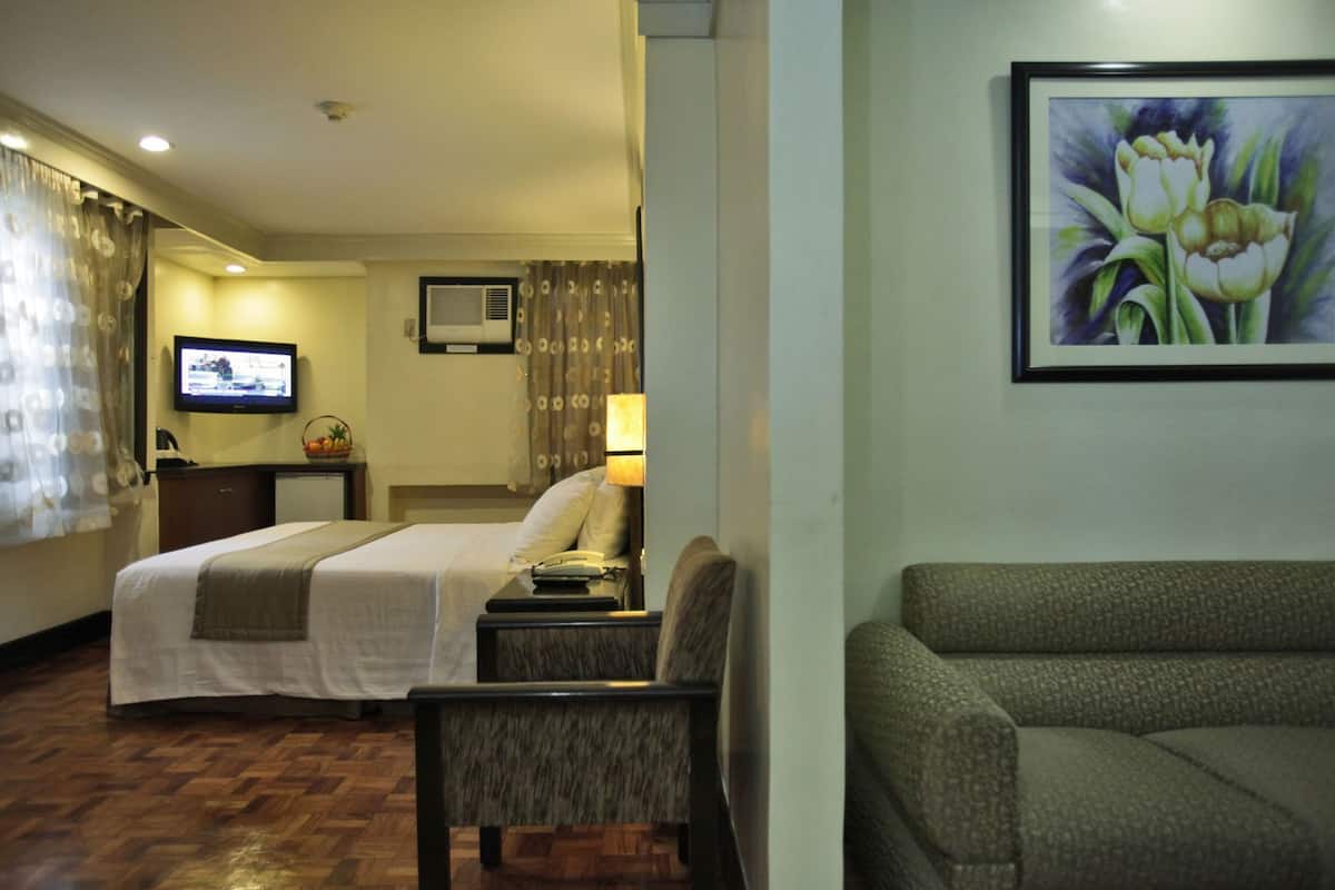 Minibar, in-room safe, rollaway beds, free WiFi