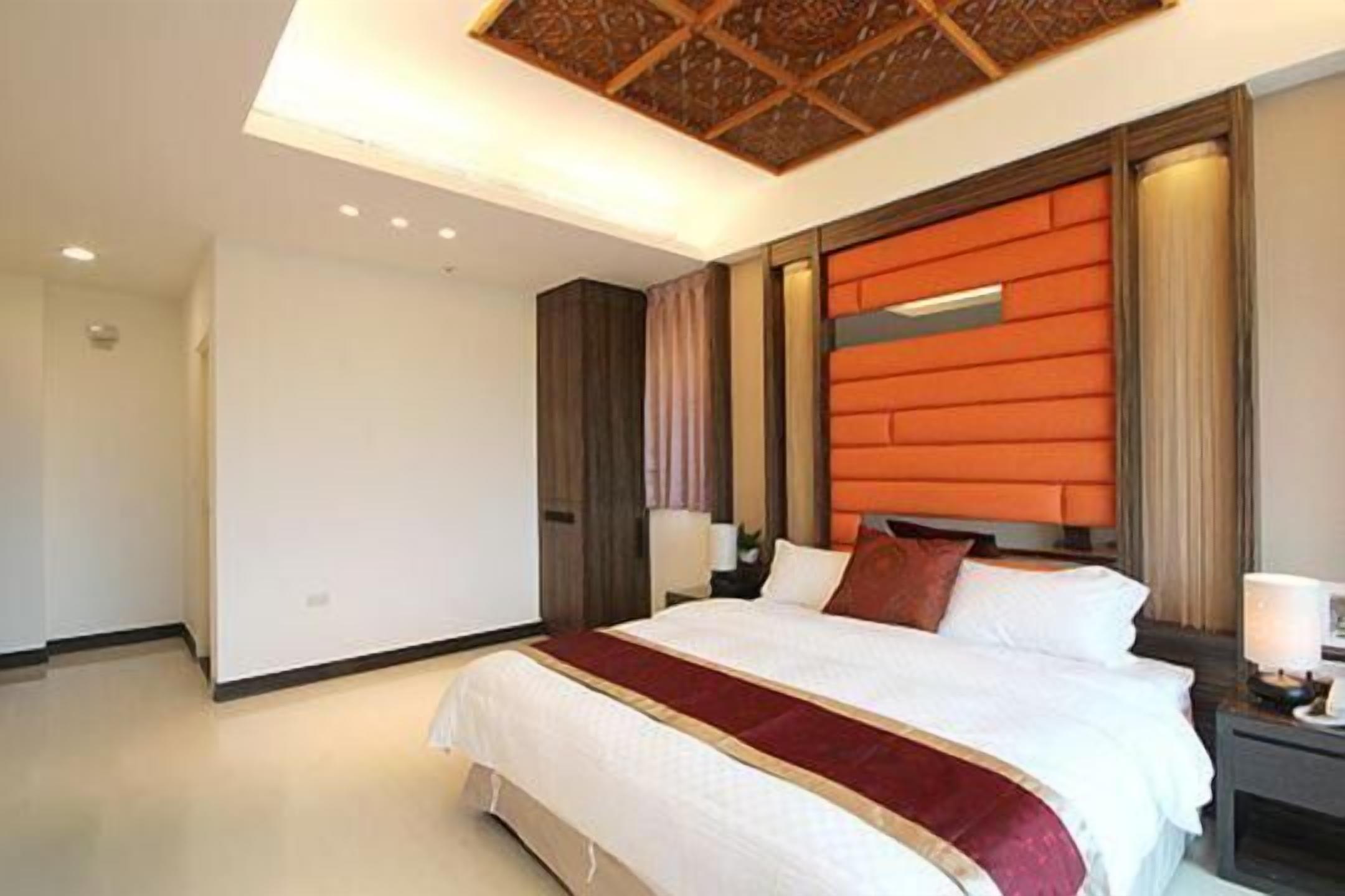 1 bedroom, premium bedding, down duvets, select comfort beds