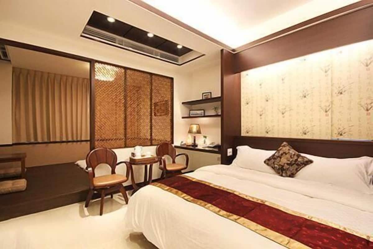 1 bedroom, premium bedding, down duvets, select comfort beds