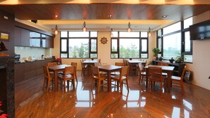 Breakfast area - Lo Hong Ka Countryside House (Luodong)