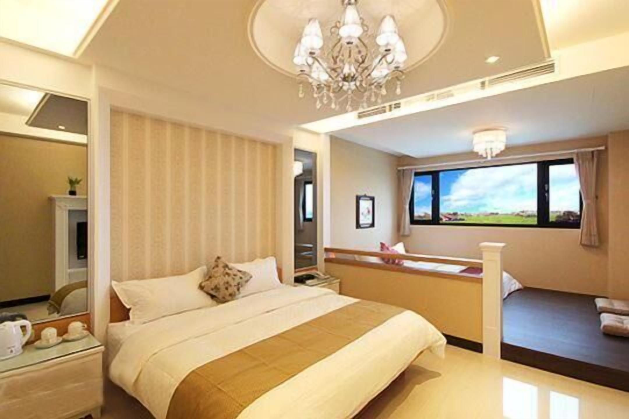 1 bedroom, premium bedding, down duvets, select comfort beds