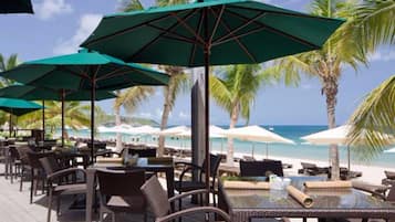 3 restaurants, breakfast, lunch, dinner served; Italian cuisine